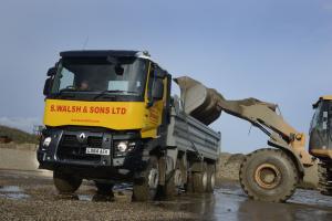 Renault C 430 8x4 Tipper 2013 года (UK)